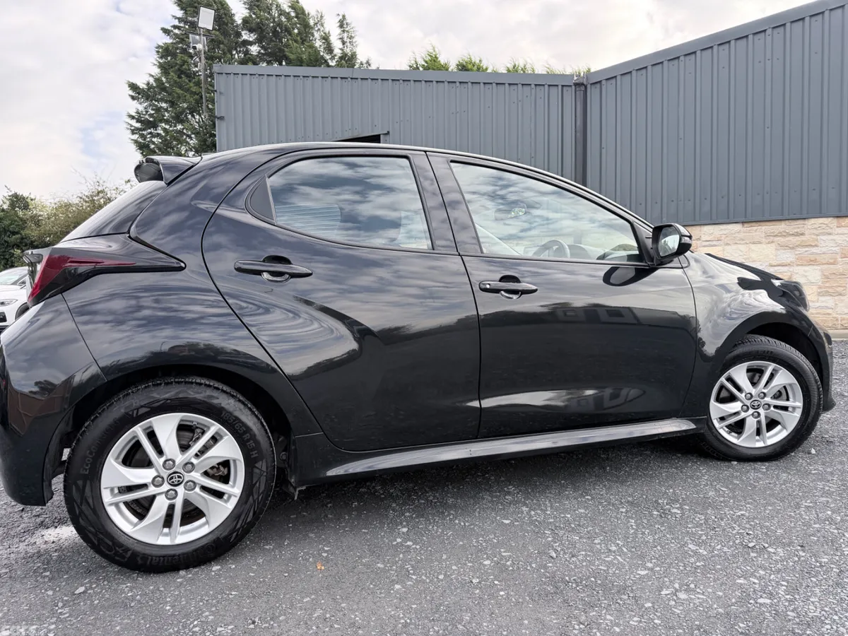 Toyota Yaris Hatchback, Petrol Hybrid, 2024, Black