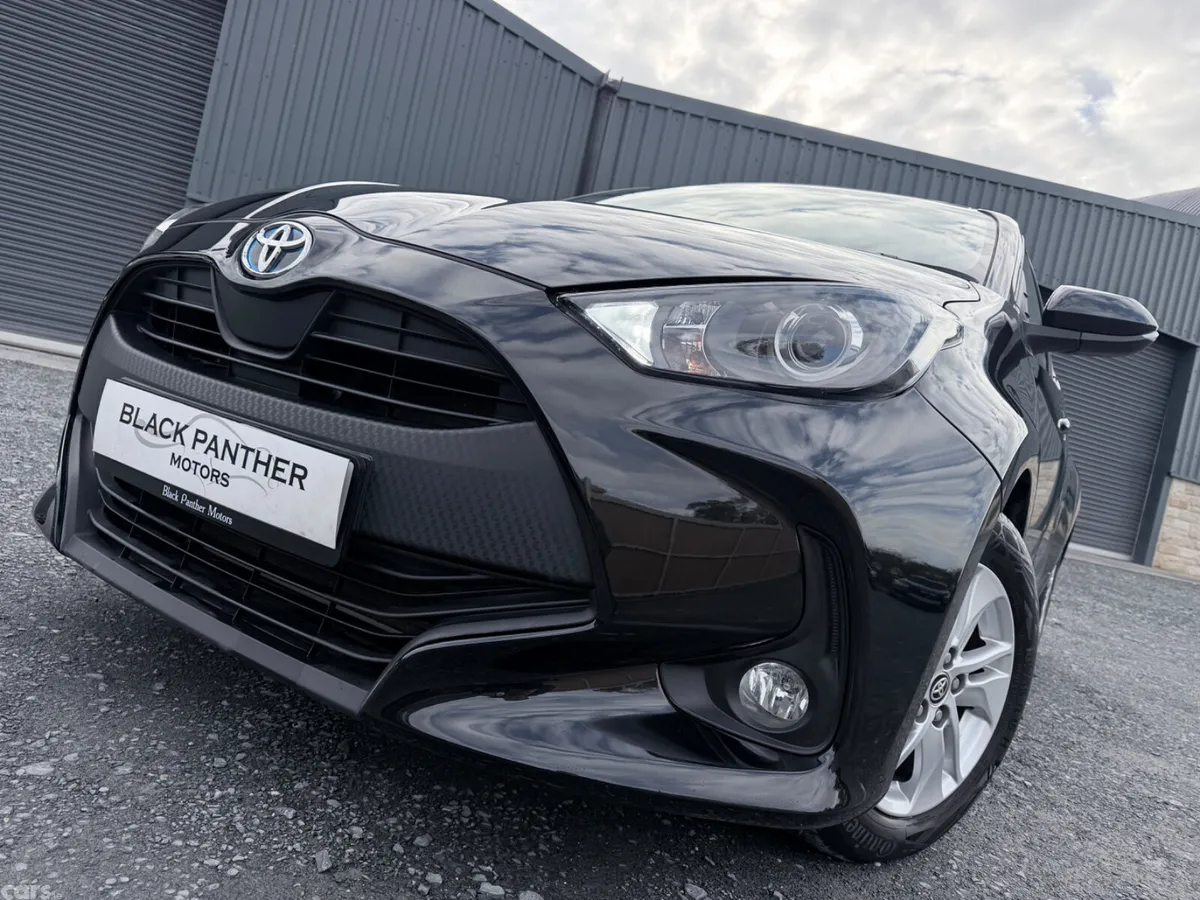 Toyota Yaris Hatchback, Petrol Hybrid, 2024, Black