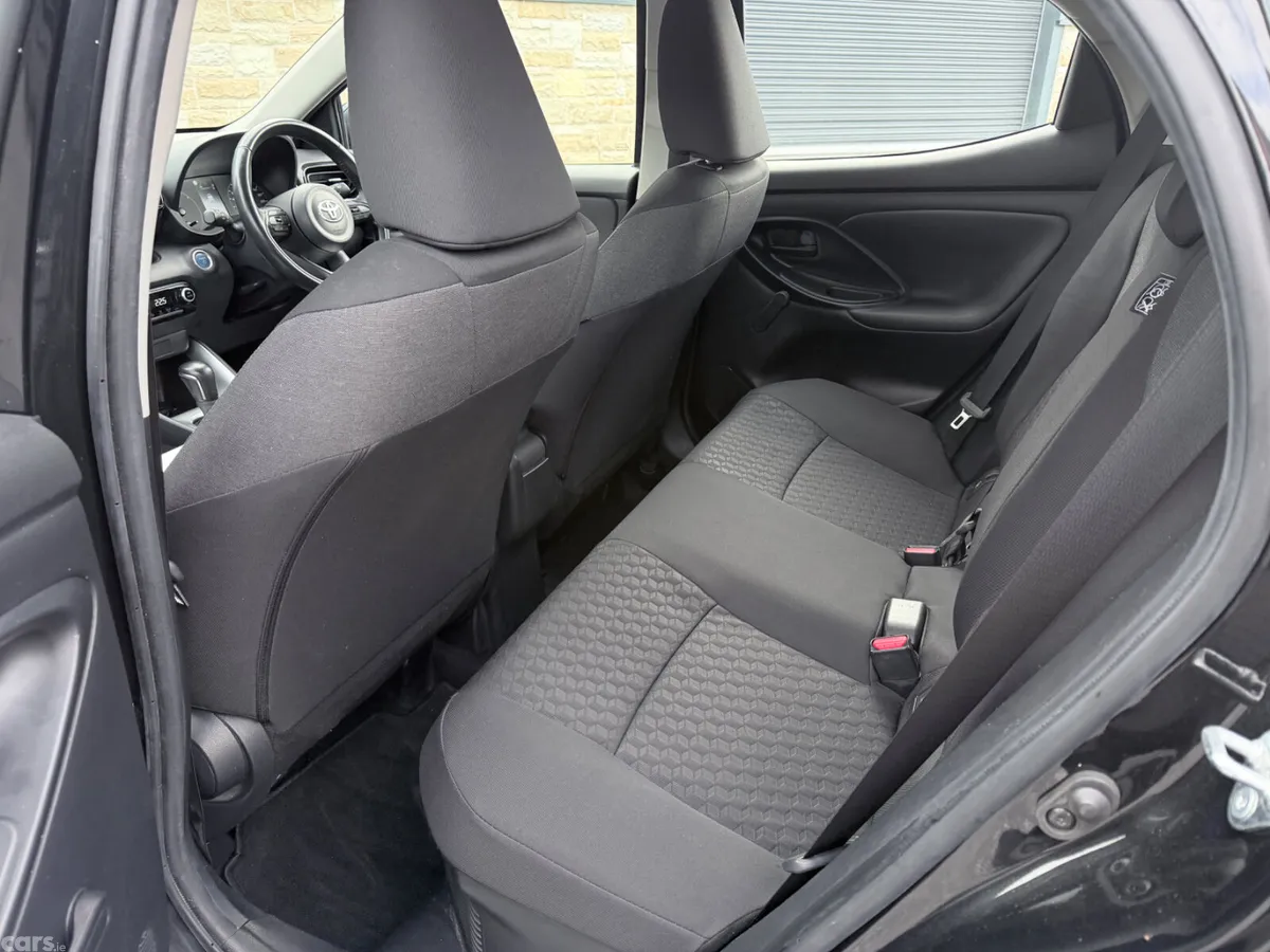 Toyota Yaris Hatchback, Petrol Hybrid, 2024, Black