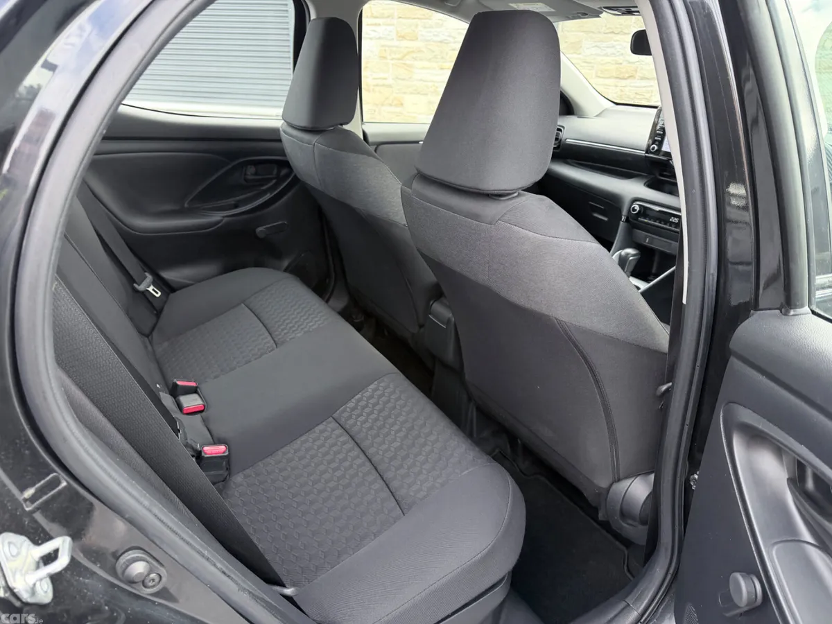 Toyota Yaris Hatchback, Petrol Hybrid, 2024, Black