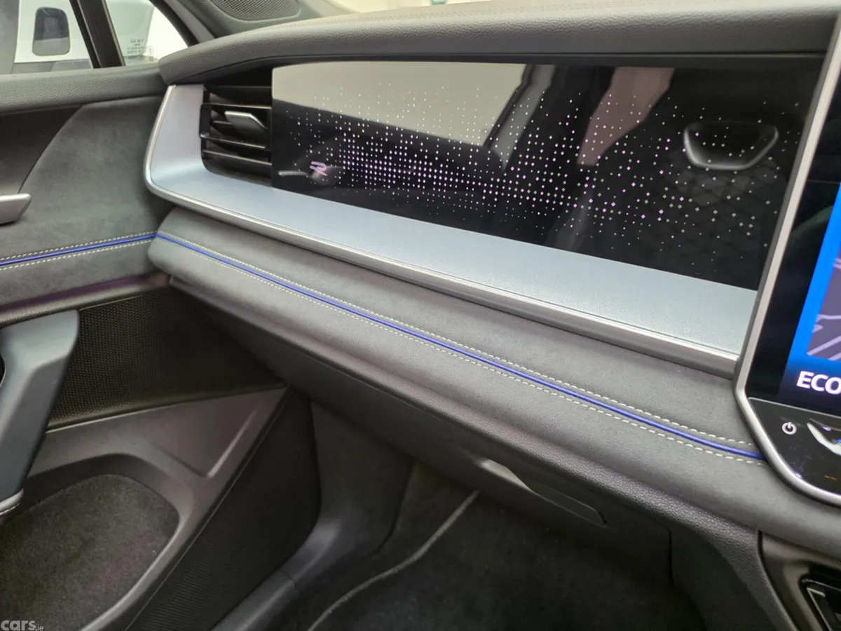 Volkswagen Tayron SUV, Petrol Plug-in Hybrid, 2025, White