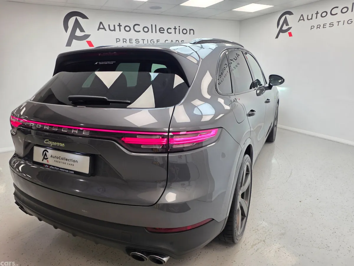 Porsche Cayenne Estate, Petrol Hybrid, 2023, Grey