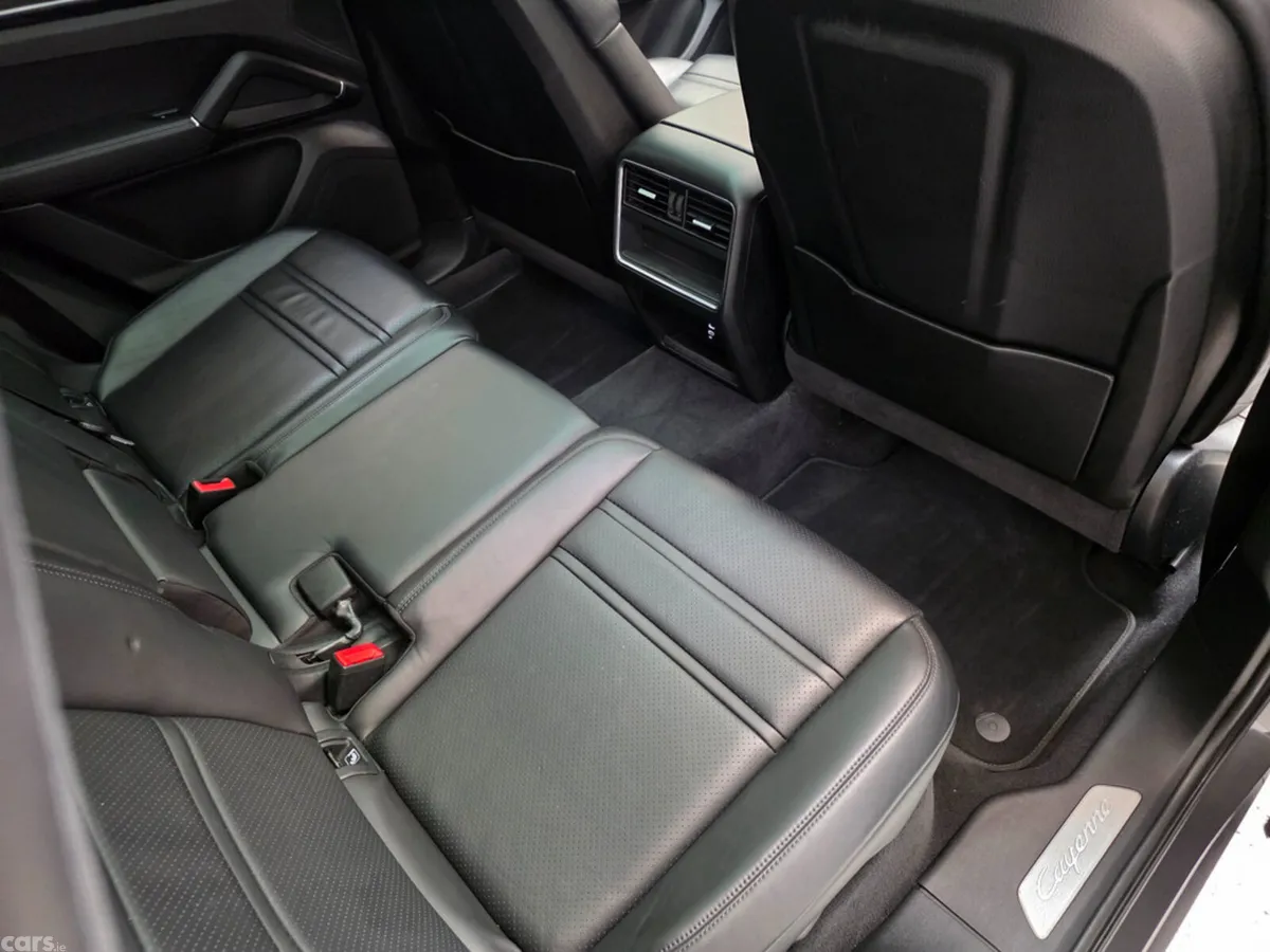 Porsche Cayenne Estate, Petrol Hybrid, 2023, Grey