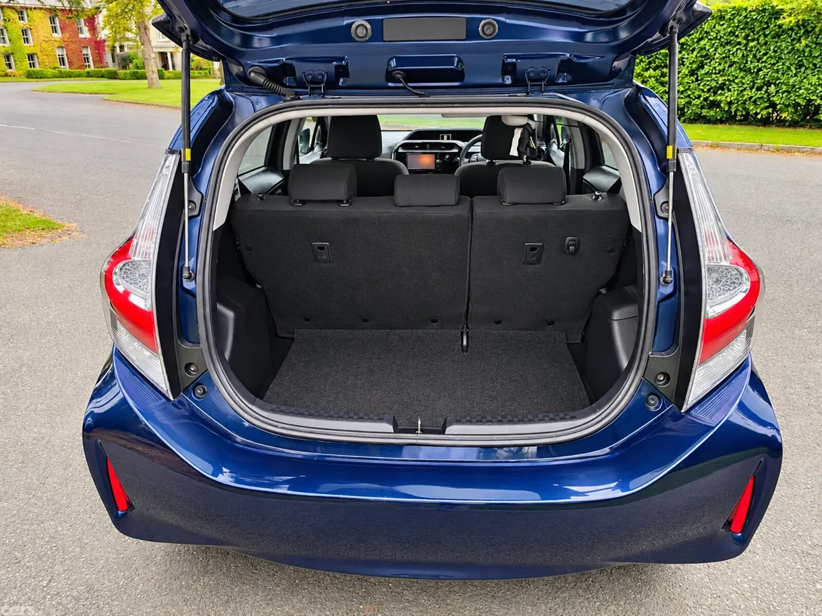 Toyota Aqua Hatchback, Petrol Hybrid, 2018, Blue