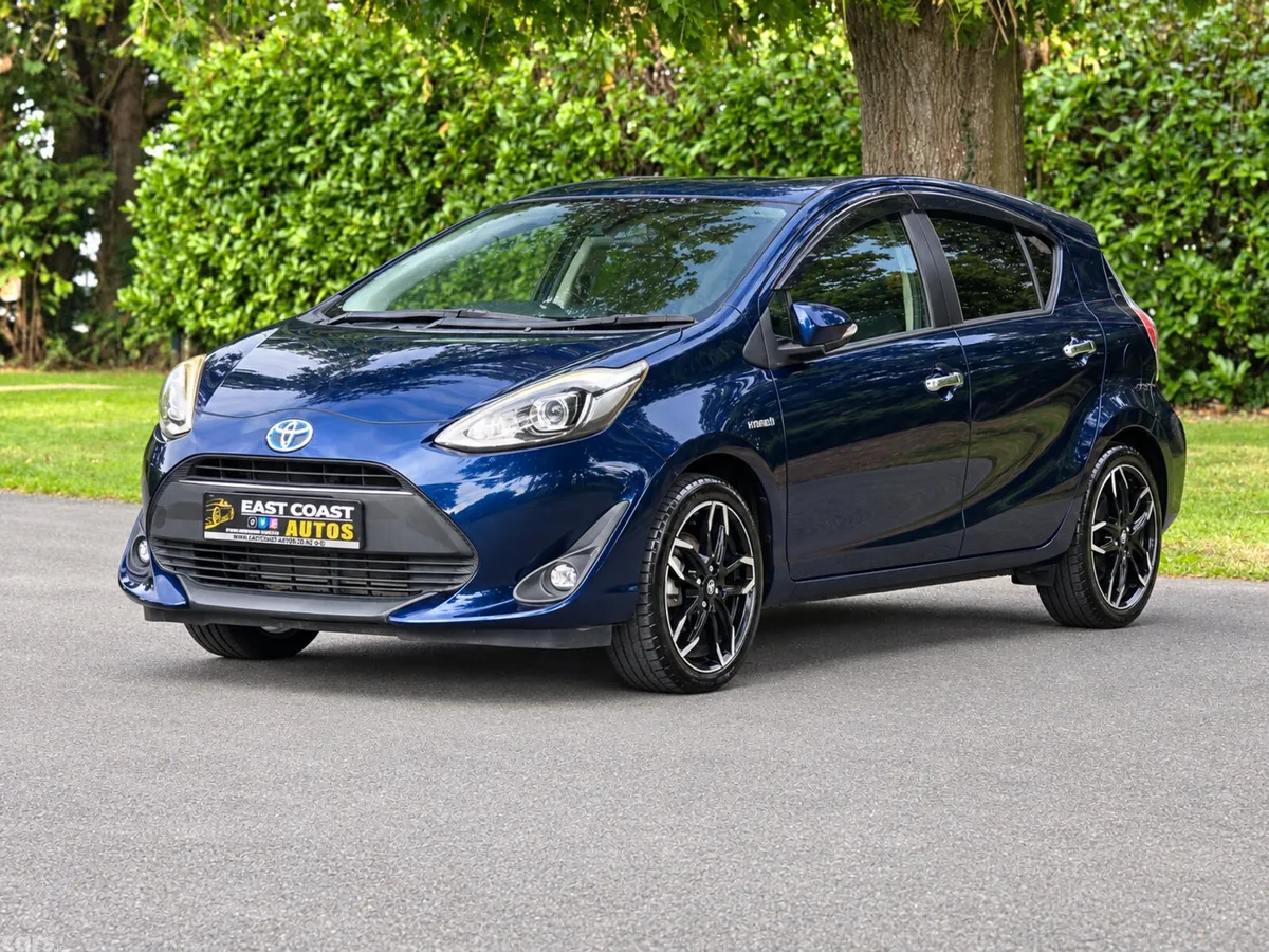 Toyota Aqua Hatchback, Petrol Hybrid, 2018, Blue