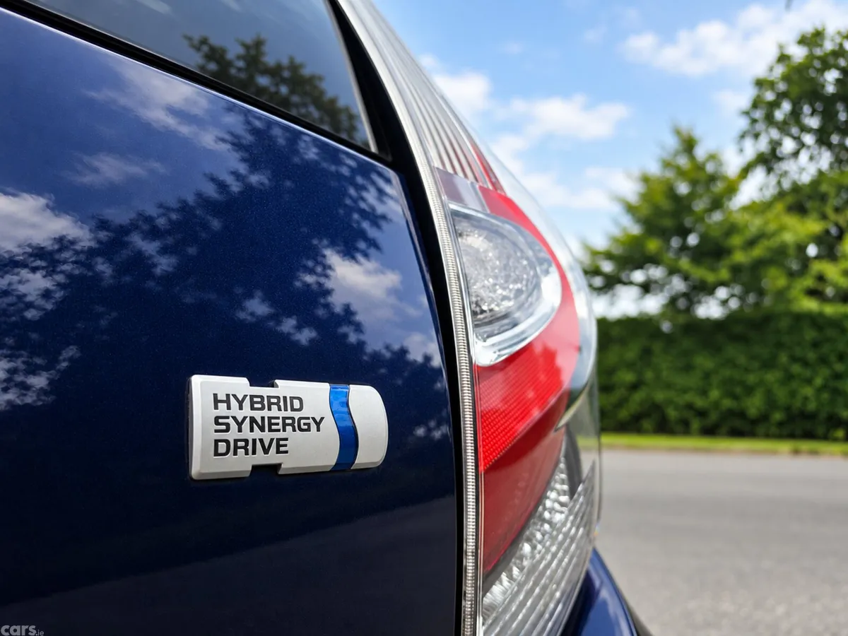 Toyota Aqua Hatchback, Petrol Hybrid, 2018, Blue