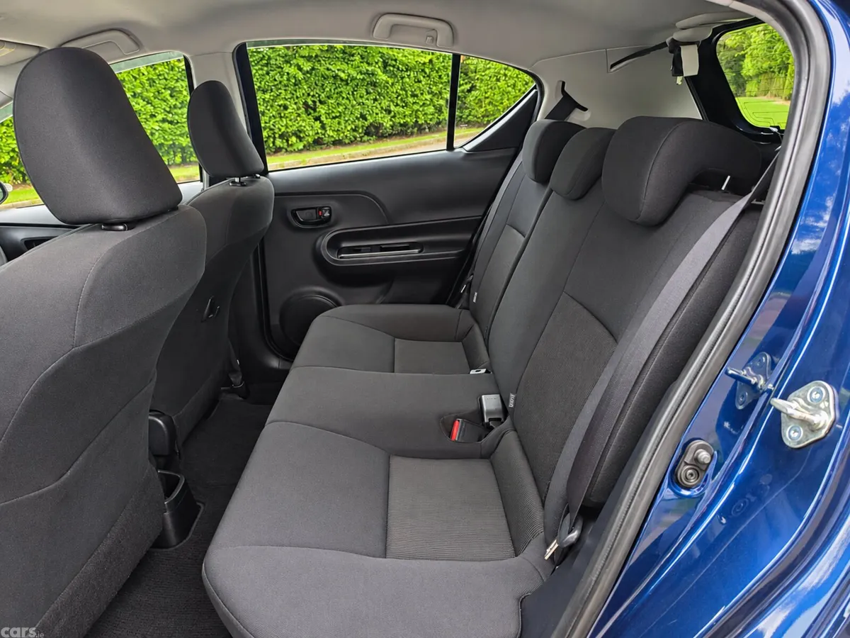 Toyota Aqua Hatchback, Petrol Hybrid, 2018, Blue