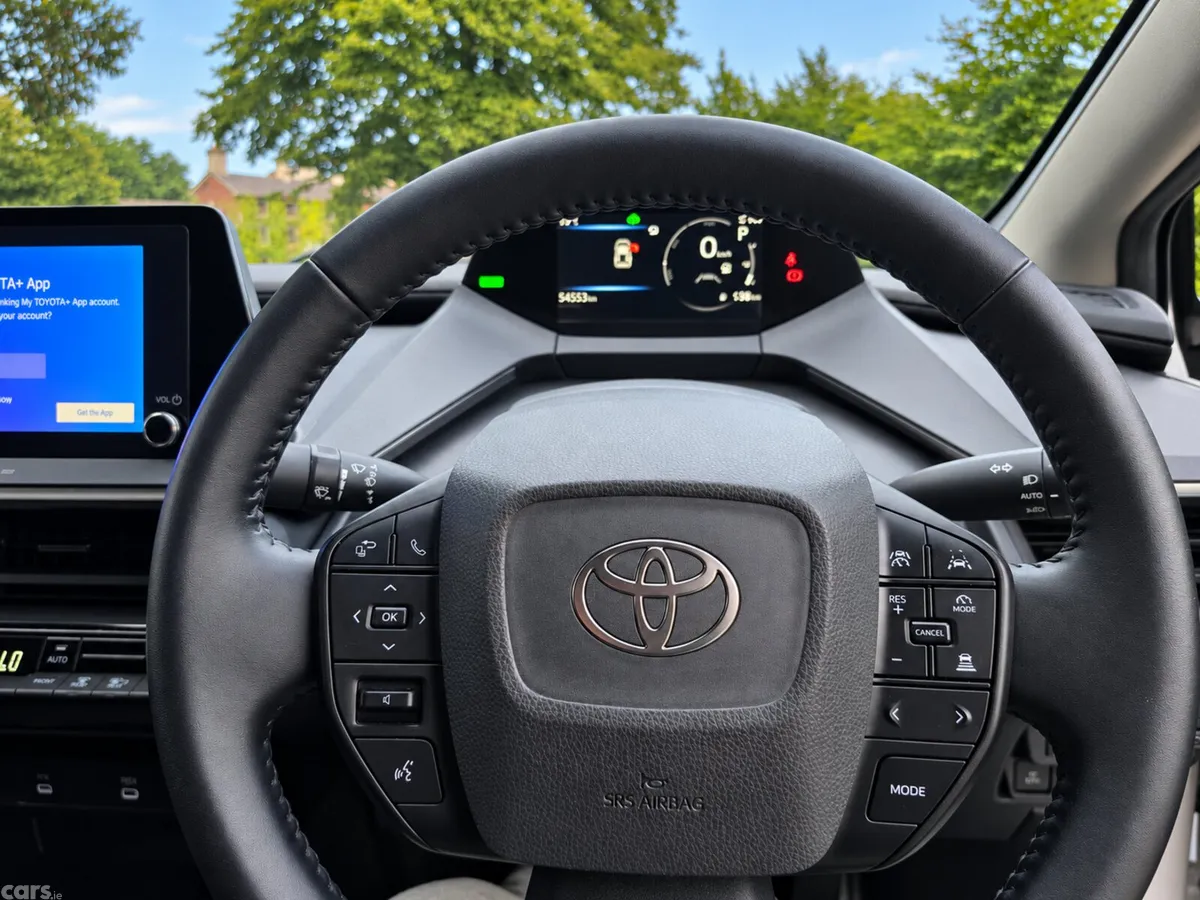 Toyota Prius Saloon, Petrol Hybrid, 2023, White