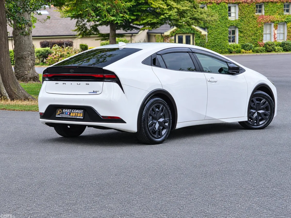 Toyota Prius Saloon, Petrol Hybrid, 2023, White