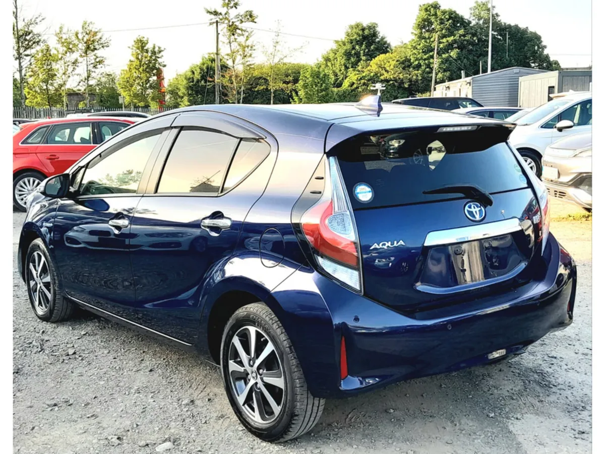 Toyota Aqua Hatchback, Petrol Hybrid, 2018, Blue