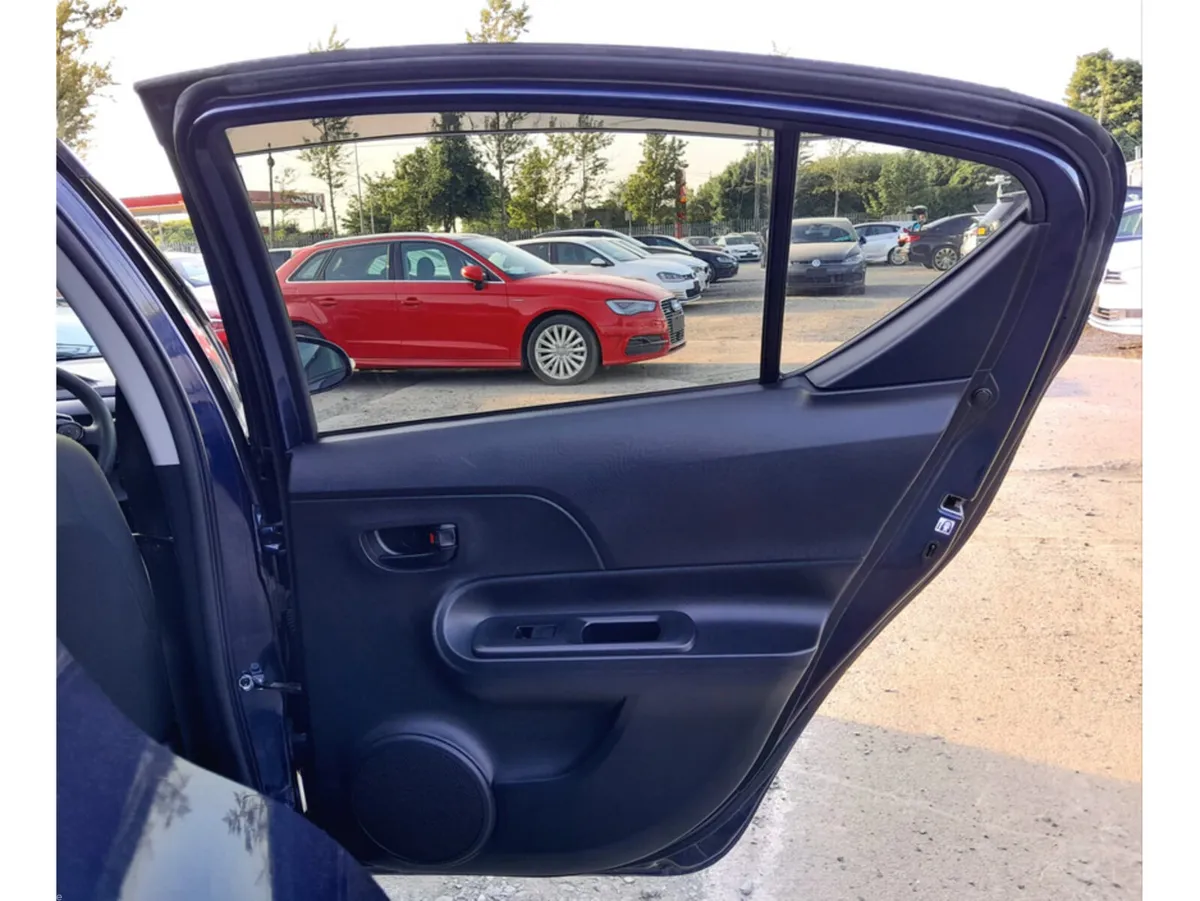 Toyota Aqua Hatchback, Petrol Hybrid, 2018, Blue