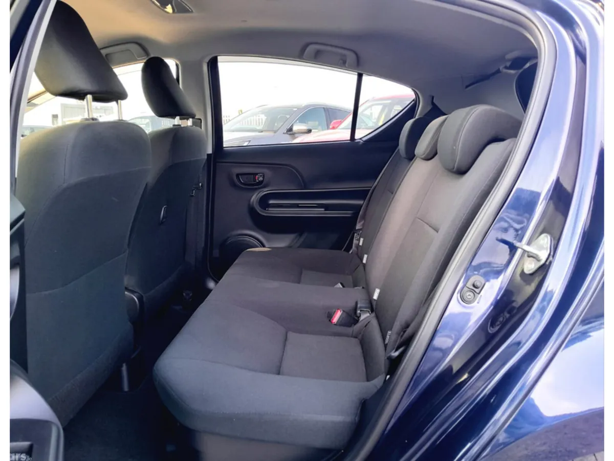 Toyota Aqua Hatchback, Petrol Hybrid, 2018, Blue
