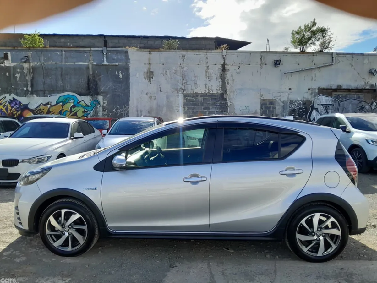 Toyota Aqua Hatchback, Petrol Hybrid, 2019, Silver