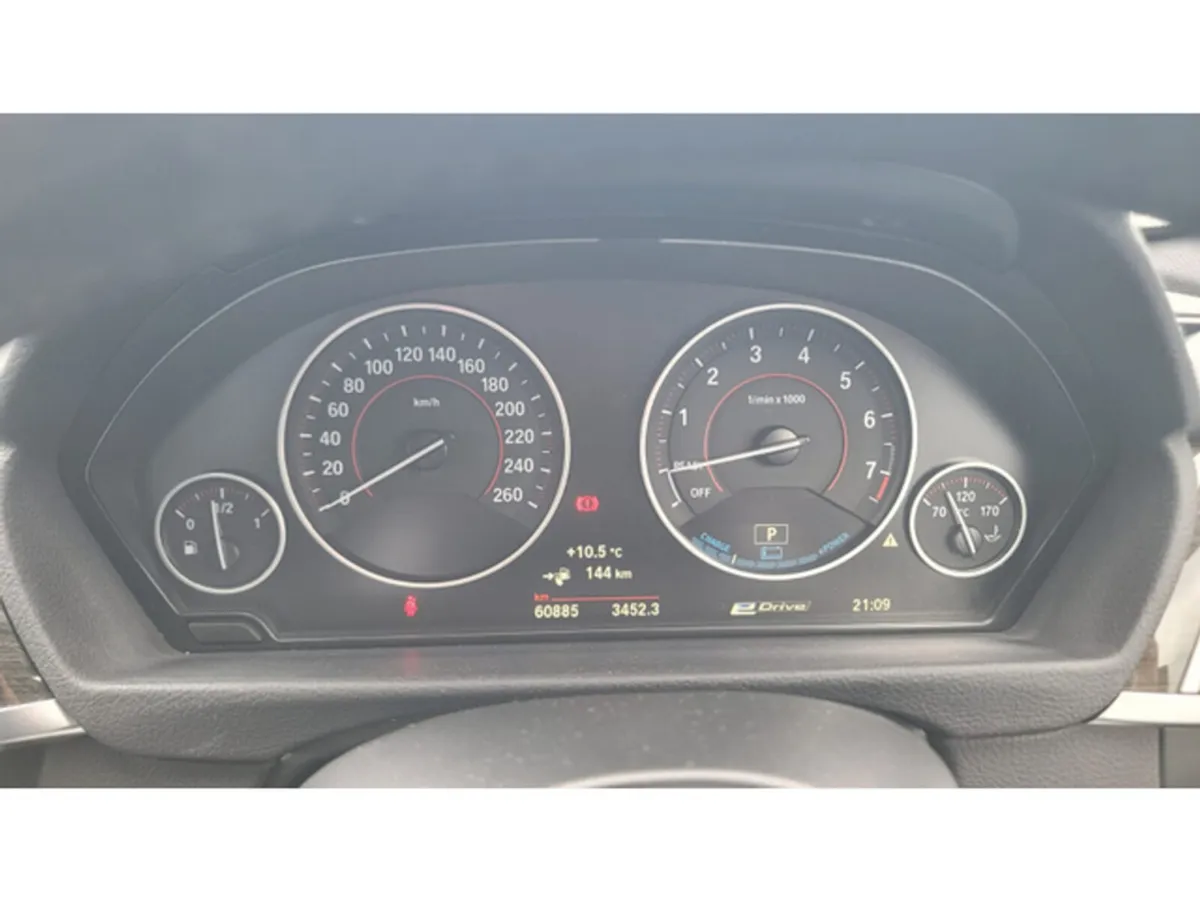 BMW 3-Series Saloon, Petrol Plug-in Hybrid, 2016, White