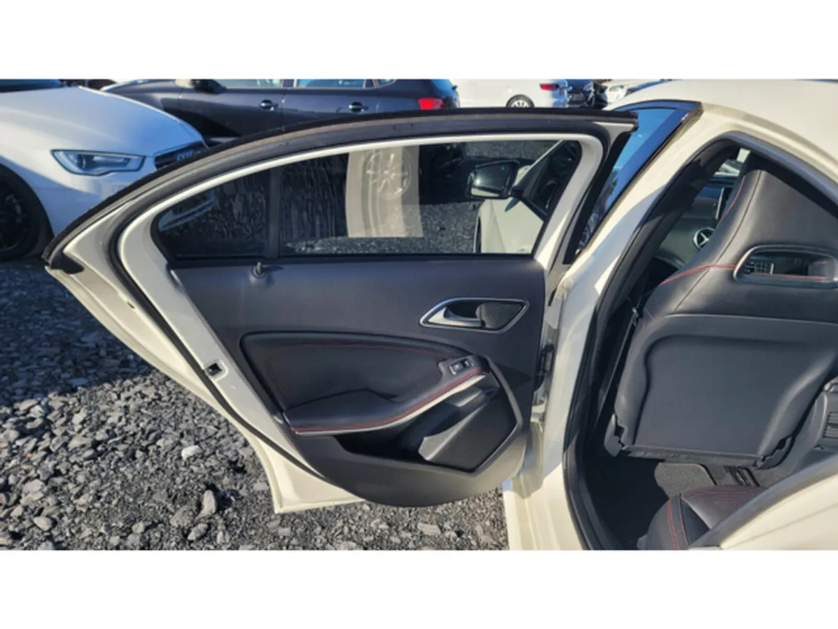 Mercedes-Benz A-Class Hatchback, Petrol, 2014, White