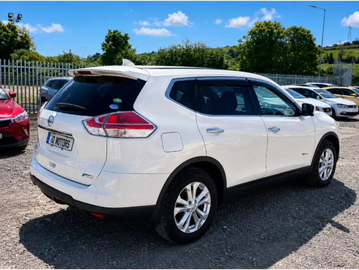 Nissan X-Trail SUV, Petrol Hybrid, 2017, White