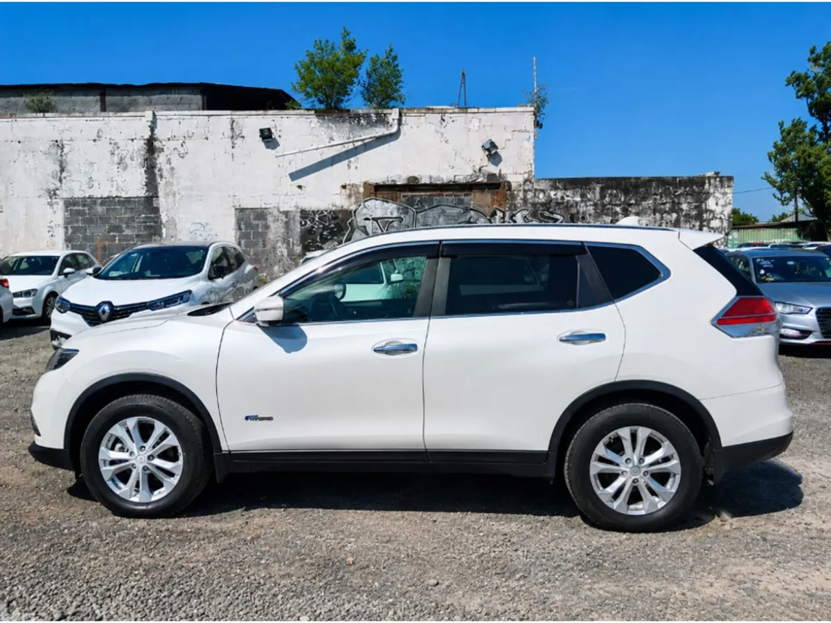 Nissan X-Trail SUV, Petrol Hybrid, 2017, White