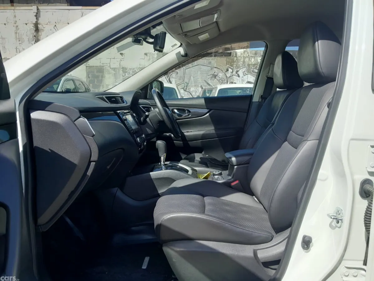Nissan X-Trail SUV, Petrol Hybrid, 2017, White
