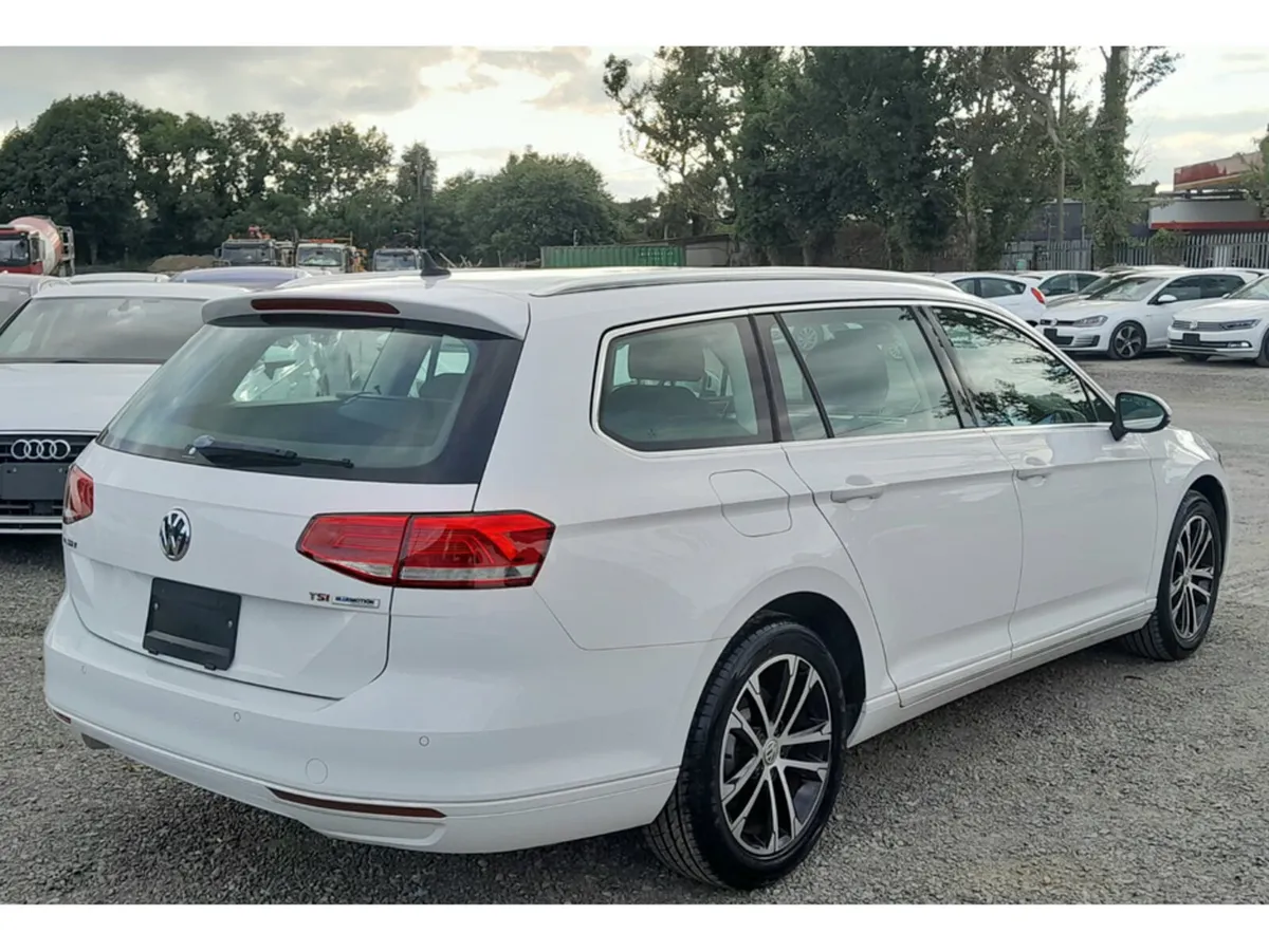 Volkswagen Passat Estate, Petrol, 2016, White