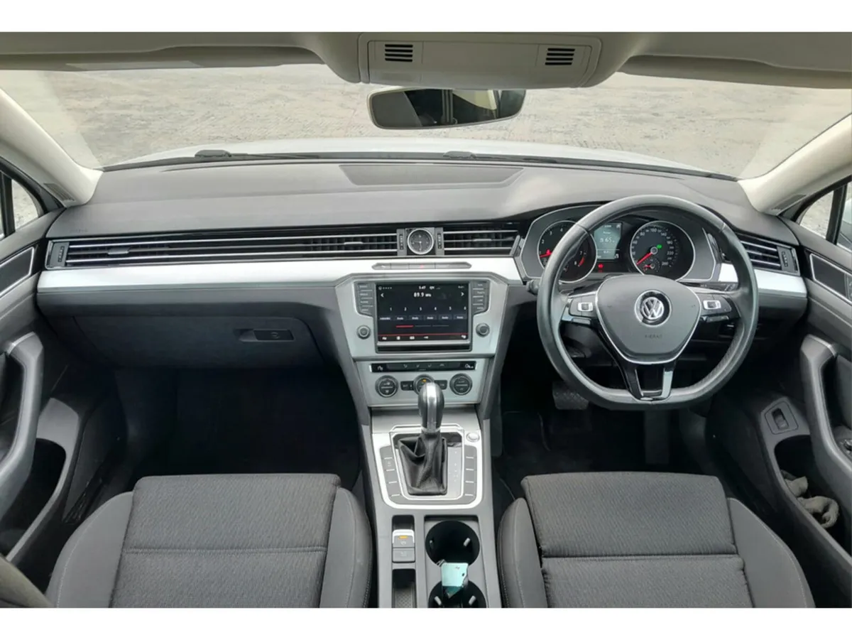 Volkswagen Passat Estate, Petrol, 2016, White