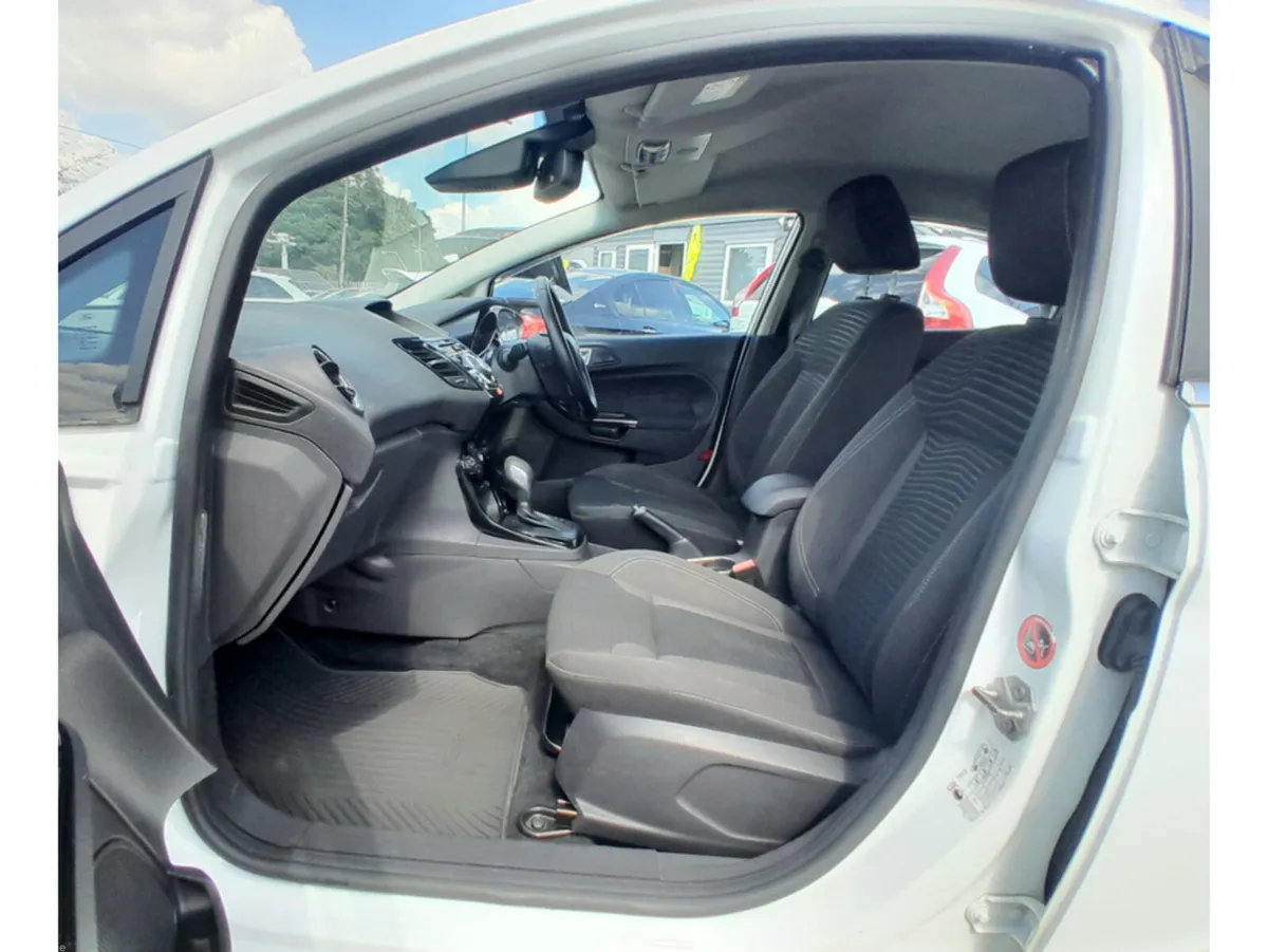 Ford Fiesta Hatchback, Petrol, 2014, White