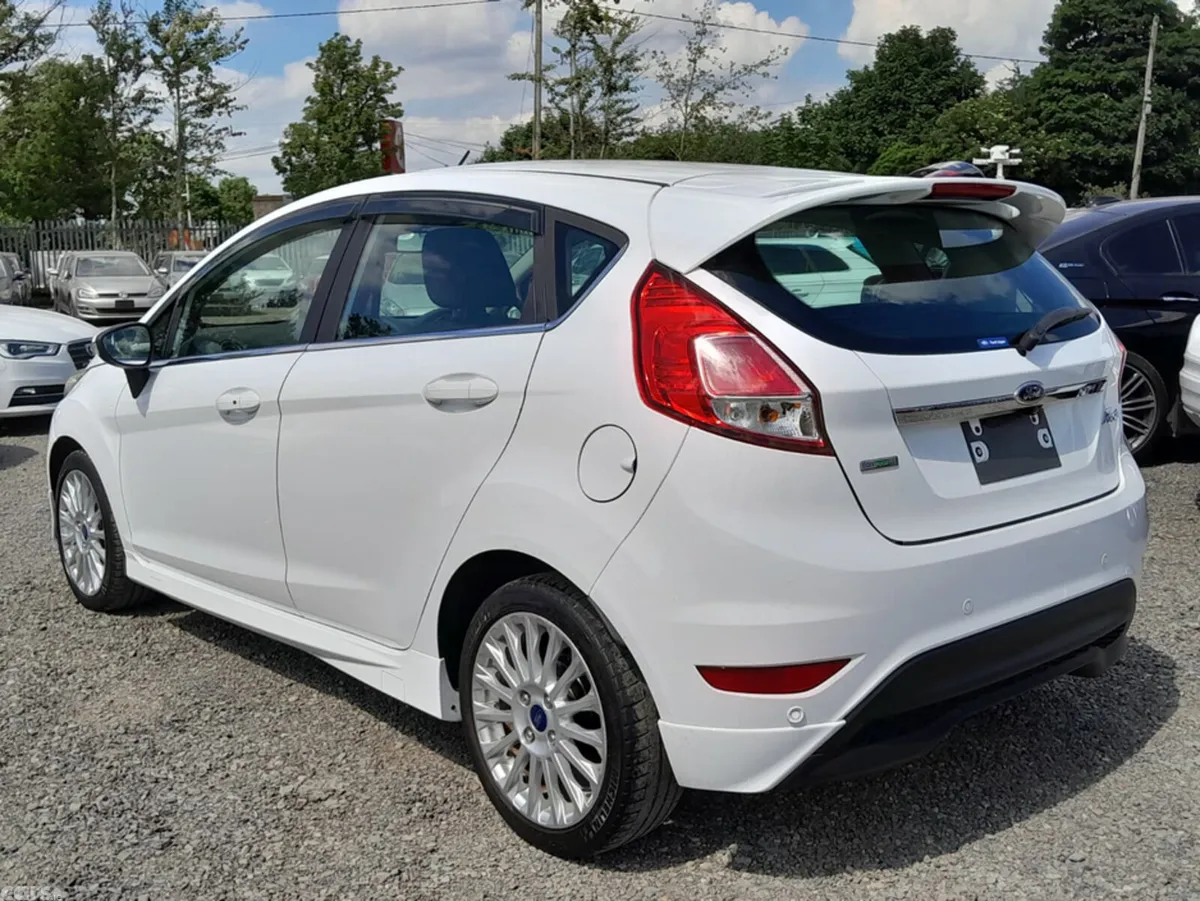 Ford Fiesta Hatchback, Petrol, 2014, White