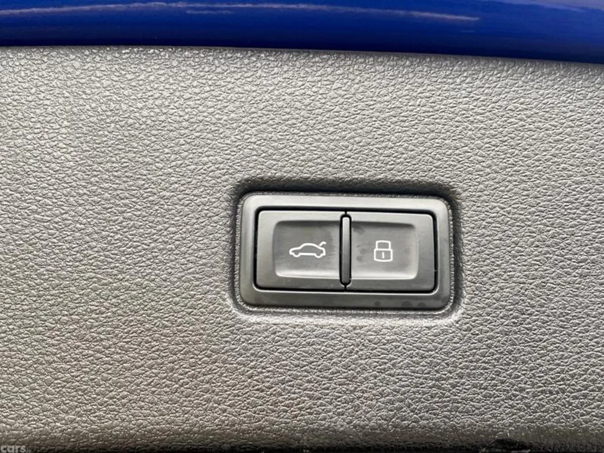 Audi Q5 SUV, Petrol Hybrid, 2023, Blue