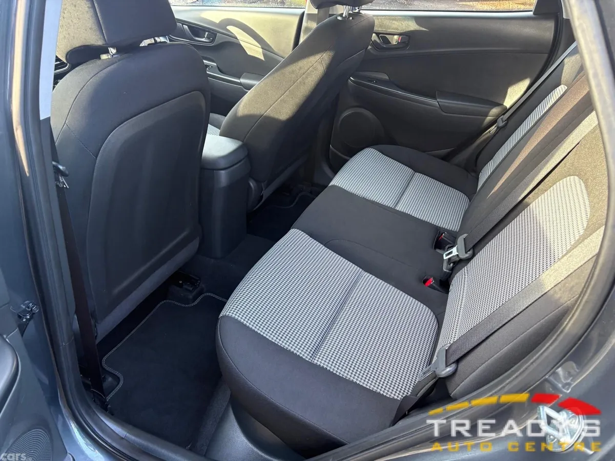 Hyundai KONA MPV, Petrol, 2022, Grey
