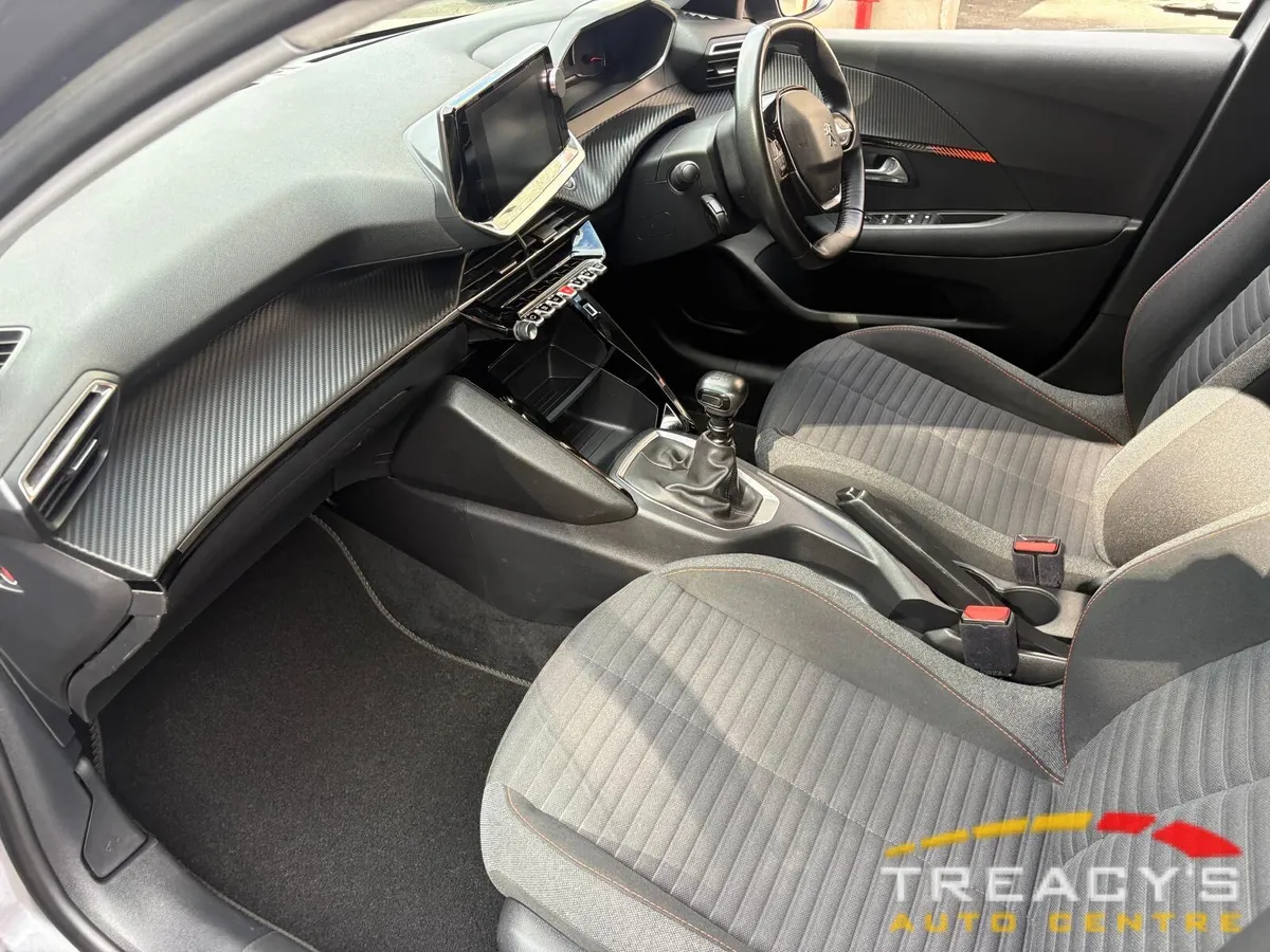 Peugeot 208 Hatchback, Diesel, 2022, Grey
