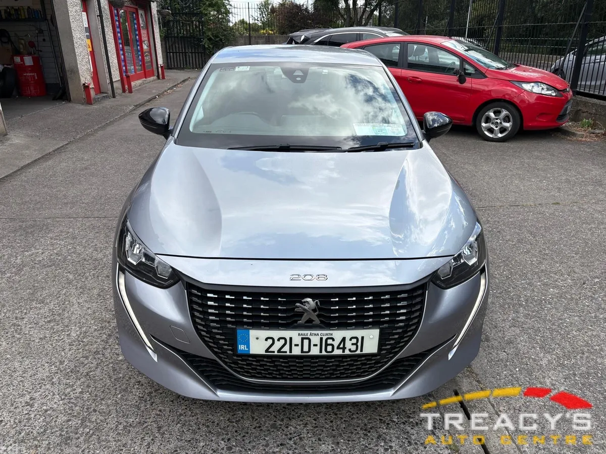 Peugeot 208 Hatchback, Diesel, 2022, Grey