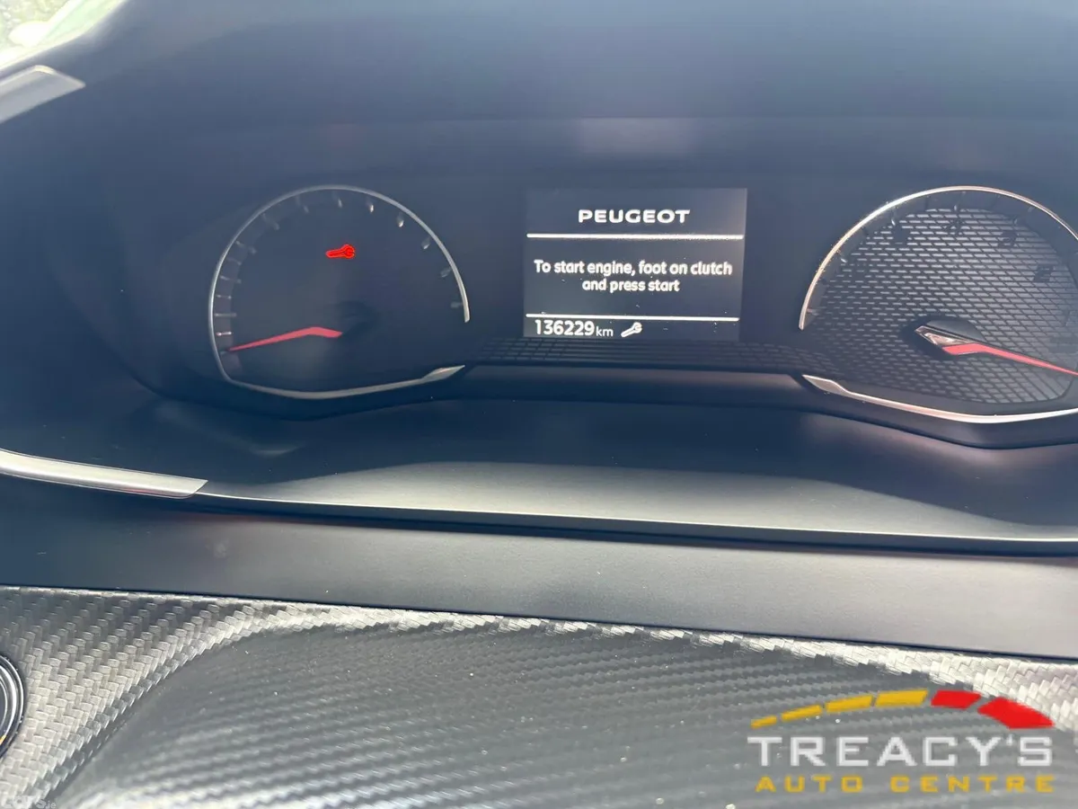 Peugeot 208 Hatchback, Diesel, 2022, Grey