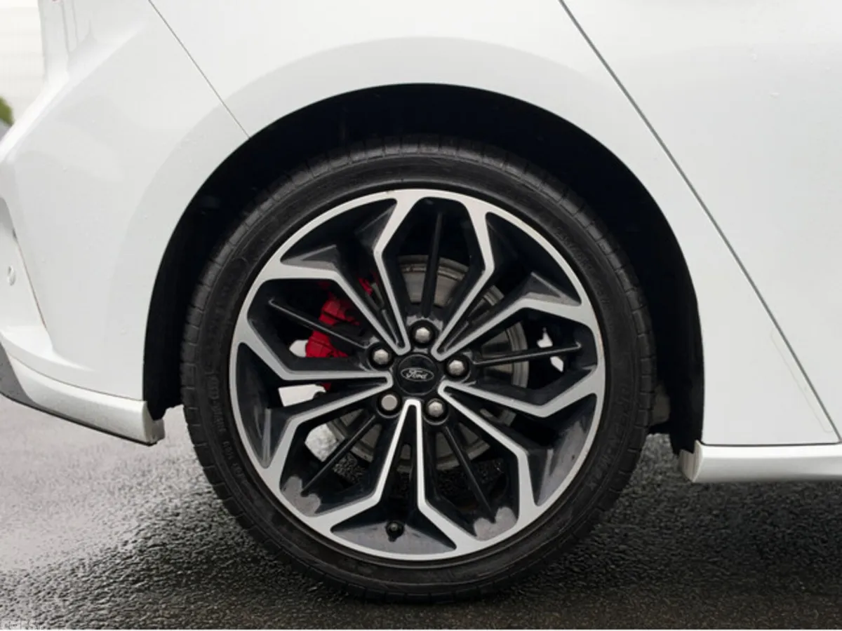 Ford Focus Hatchback, Diesel, 2020, White