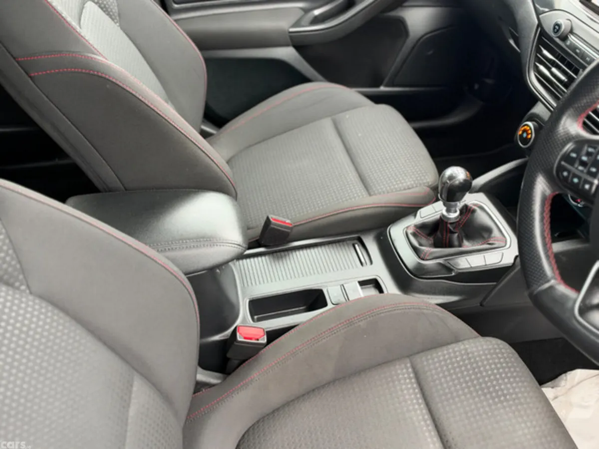 Ford Focus Hatchback, Diesel, 2020, Black