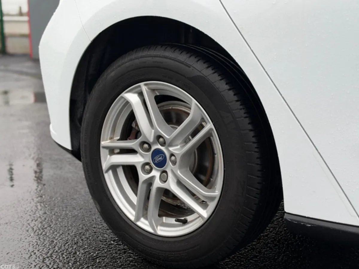 Ford Focus Hatchback, Diesel, 2021, White