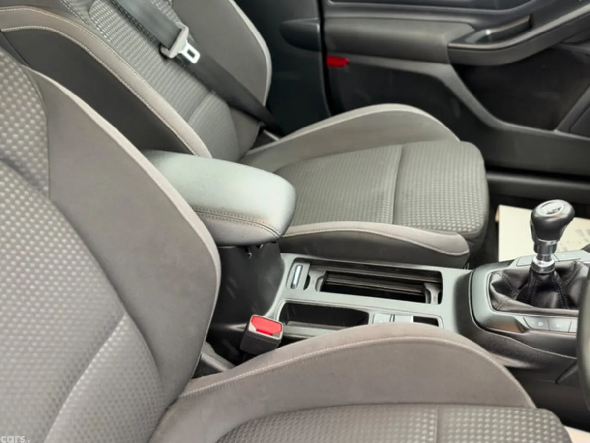 Ford Focus Hatchback, Diesel, 2021, White