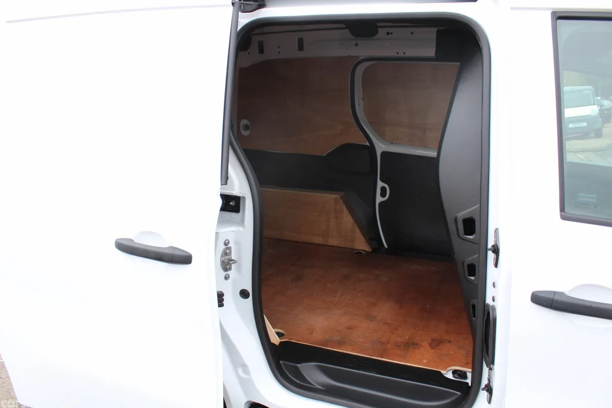 Renault Kangoo Van, Diesel, 2024, White