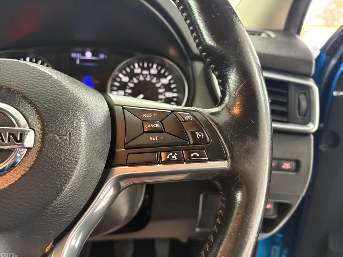 Nissan Qashqai Hatchback, Diesel, 2018, Blue