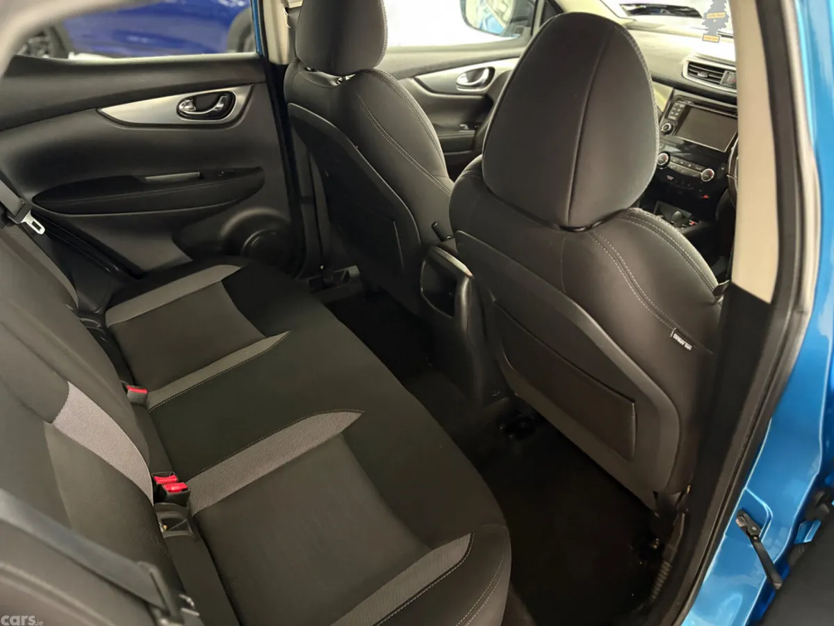 Nissan Qashqai Hatchback, Diesel, 2018, Blue