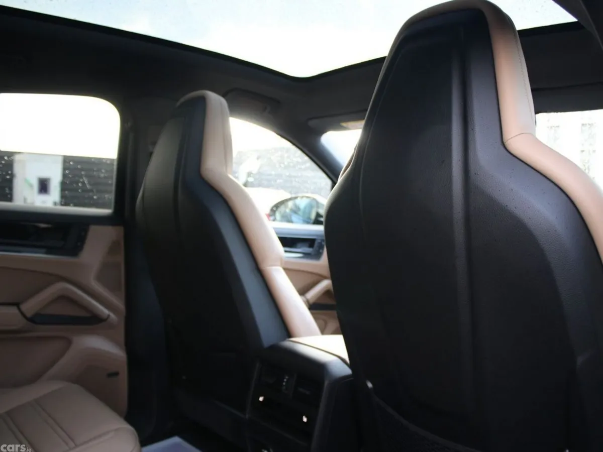 Porsche Cayenne SUV, Petrol Plug-in Hybrid, 2026, Black