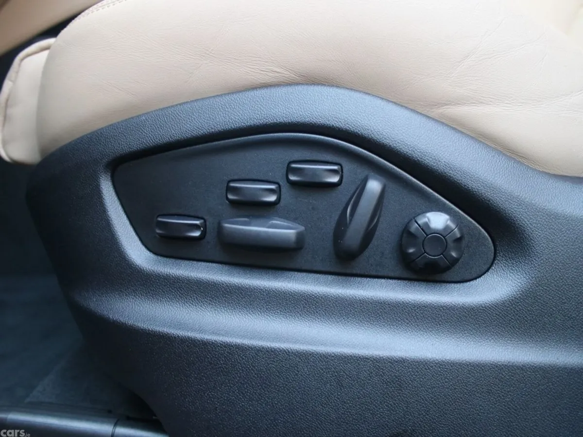 Porsche Cayenne SUV, Petrol Plug-in Hybrid, 2026, Black