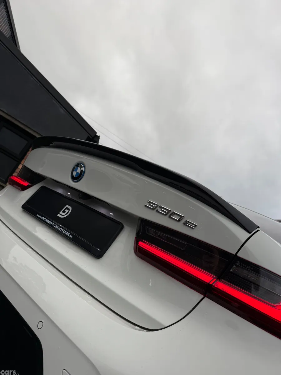 BMW 3-Series Saloon, Petrol Plug-in Hybrid, 2023, White
