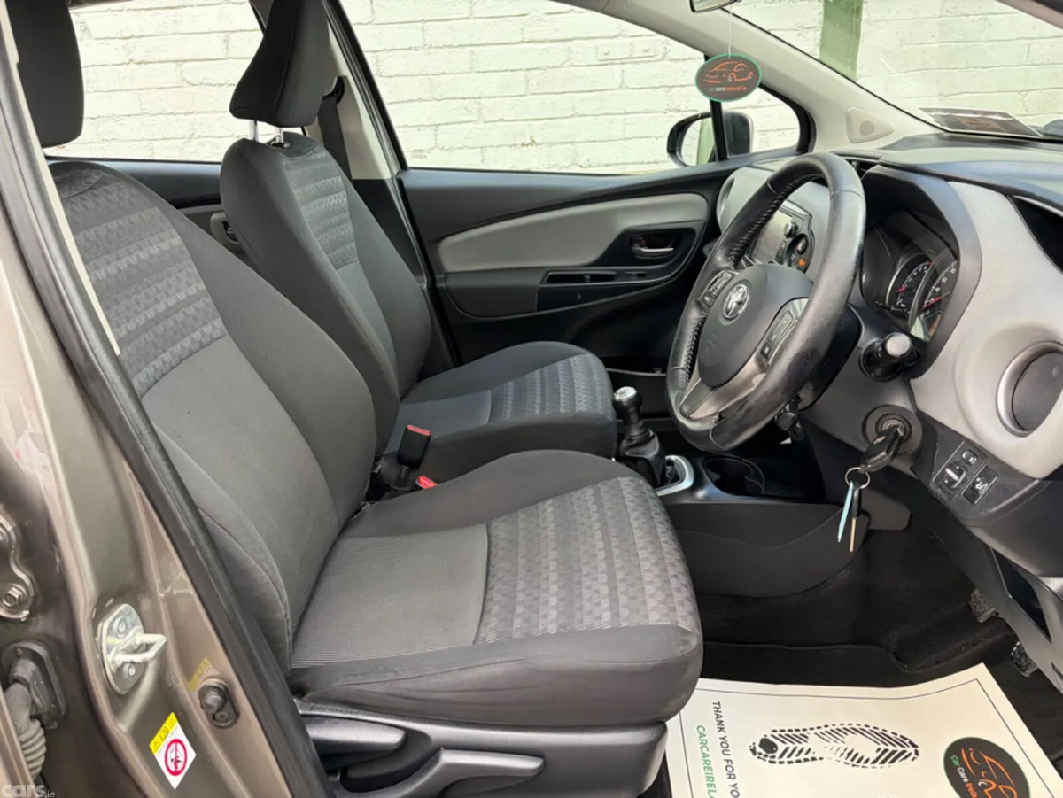 Toyota Yaris Hatchback, Petrol, 2016, Grey
