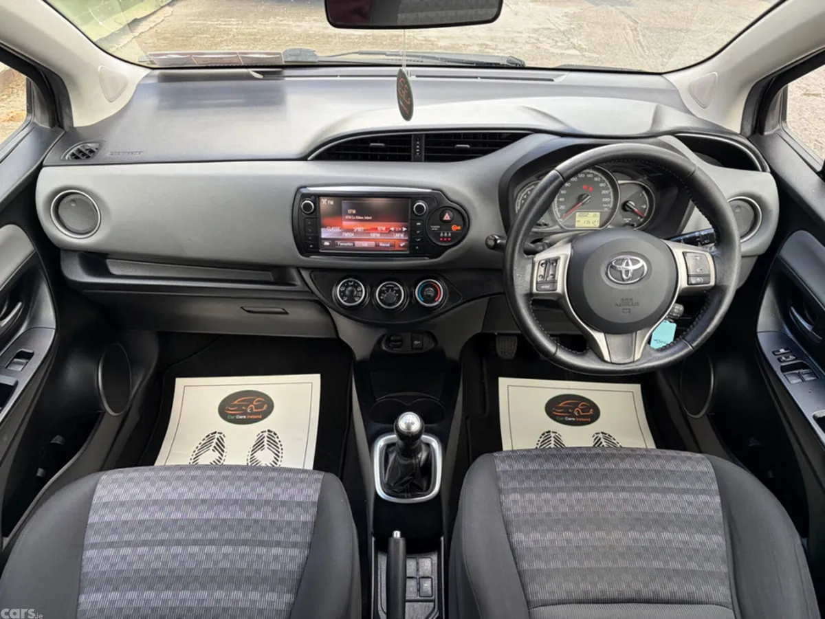 Toyota Yaris Hatchback, Petrol, 2016, Grey