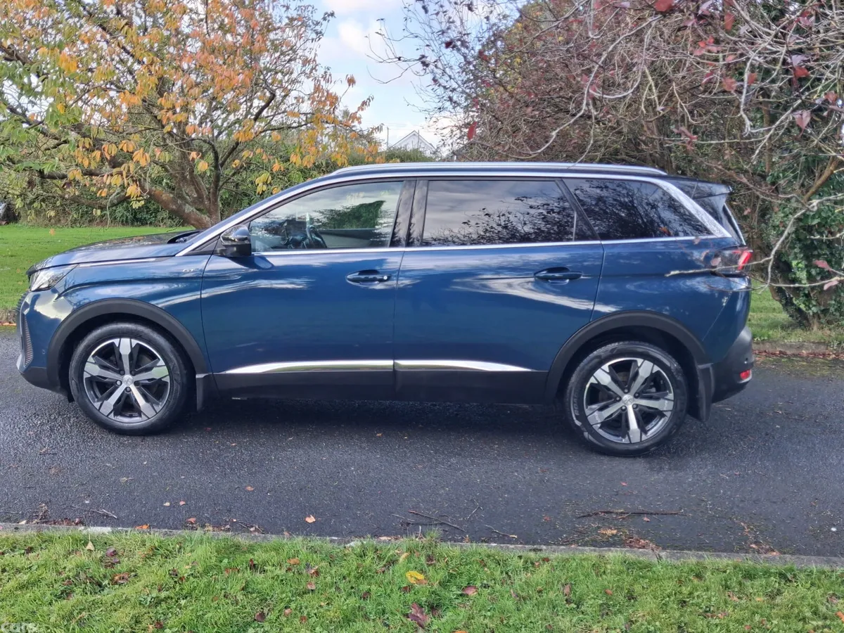 Peugeot 5008 MPV, Diesel, 2021, Blue