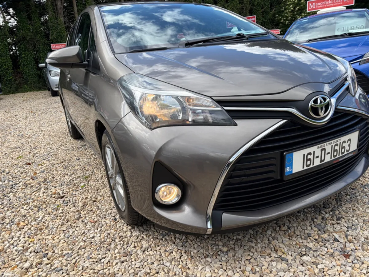 Toyota Yaris Hatchback, Petrol, 2016, Grey