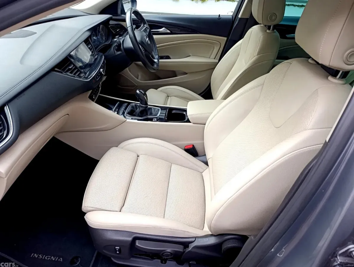 Opel Insignia Hatchback, Diesel, 2019, Grey