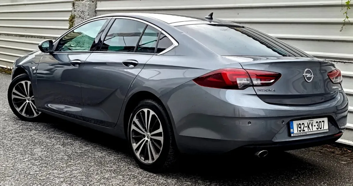 Opel Insignia Hatchback, Diesel, 2019, Grey