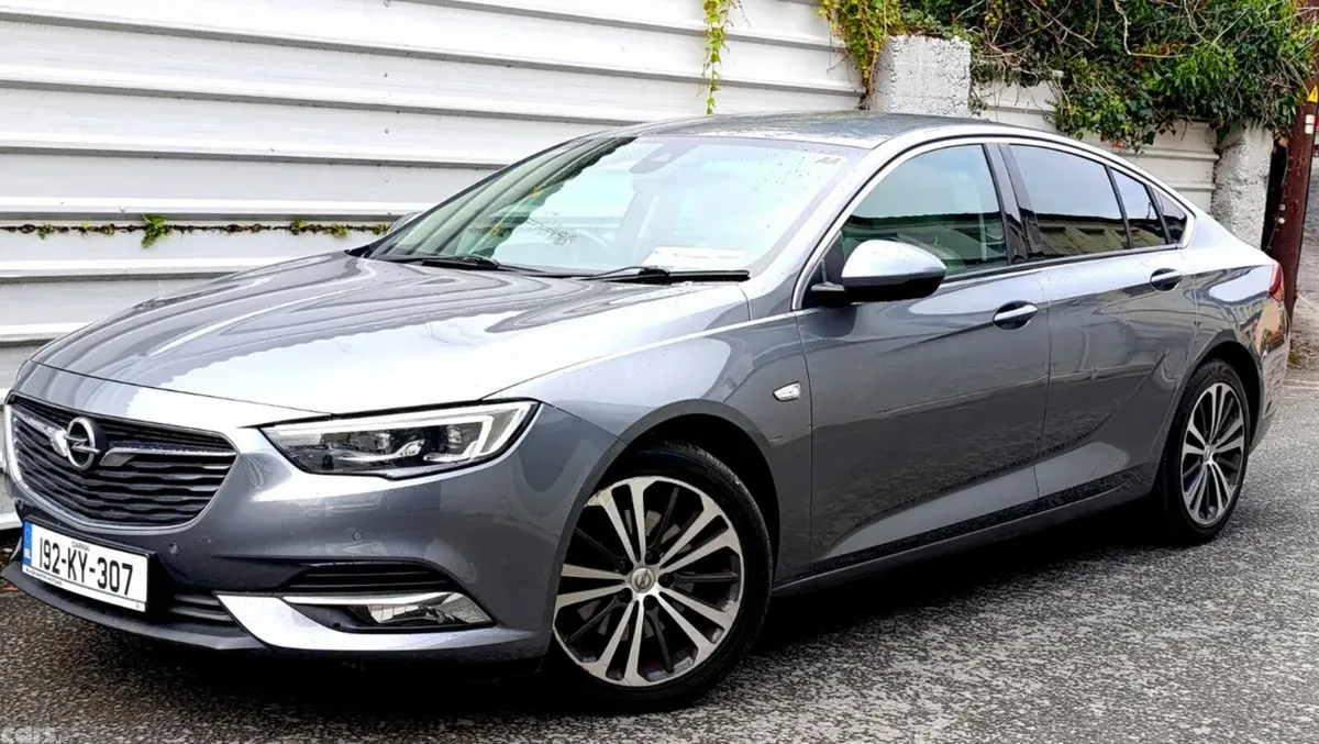 Opel Insignia Hatchback, Diesel, 2019, Grey