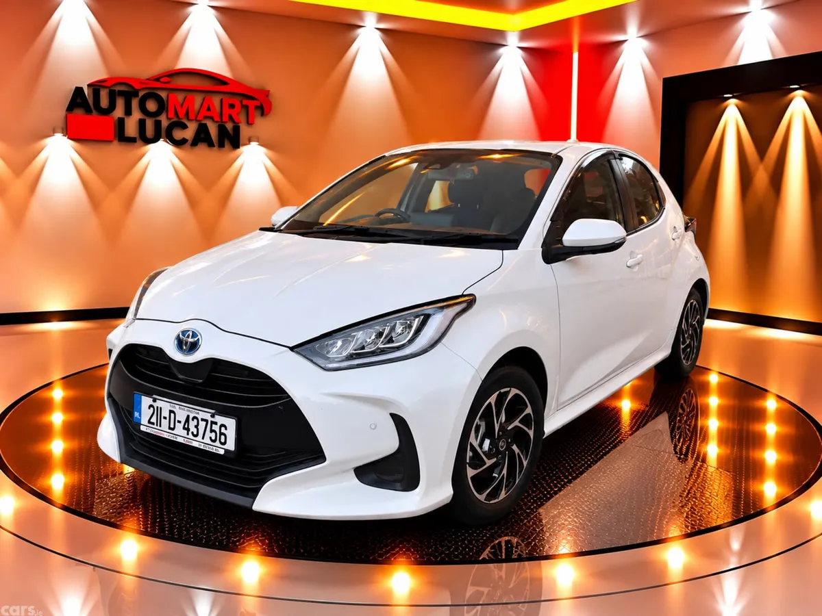 Toyota Yaris Hatchback, Petrol Hybrid, 2021, White