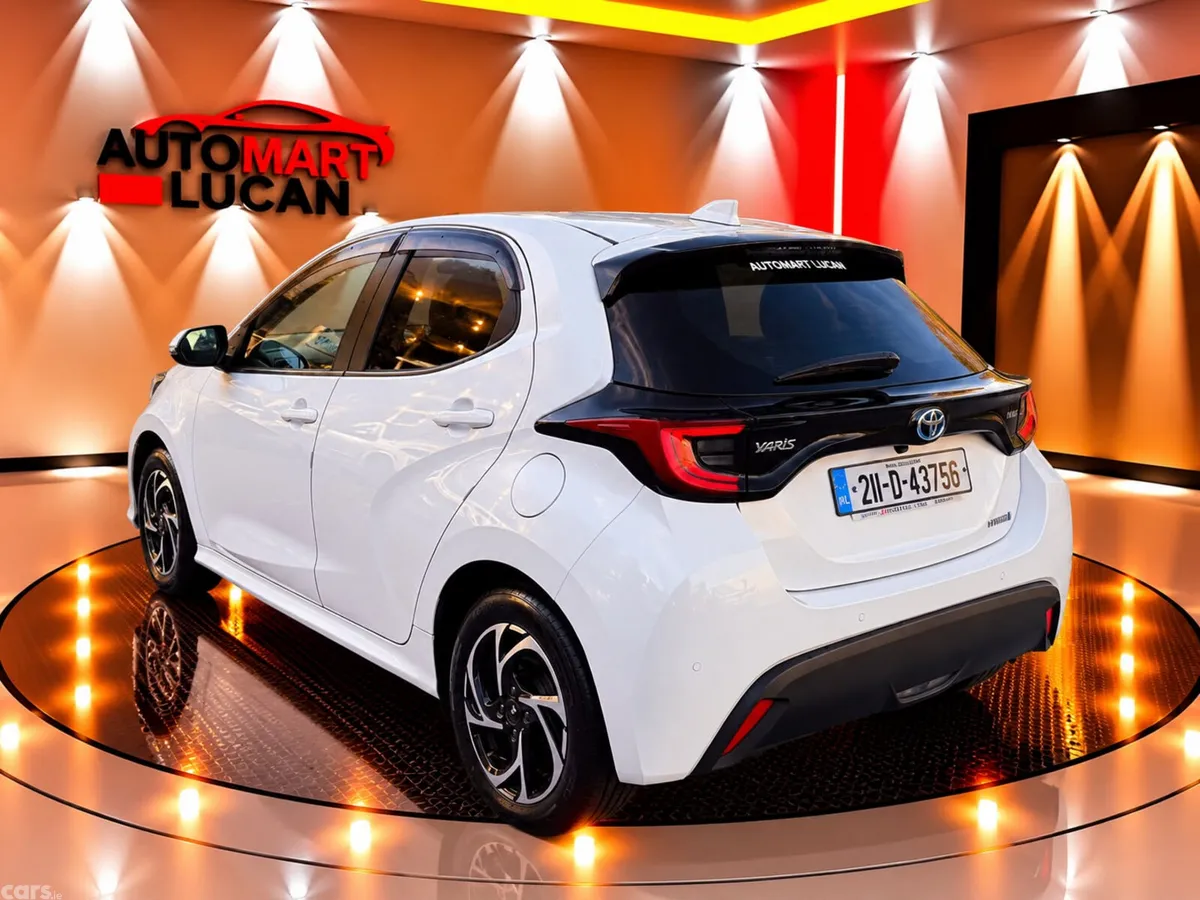 Toyota Yaris Hatchback, Petrol Hybrid, 2021, White